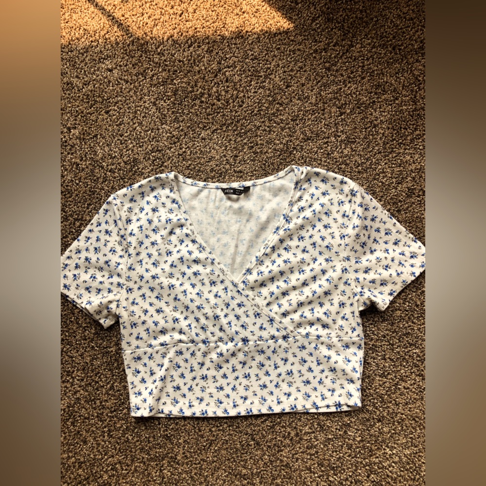 Cute low cut crop top